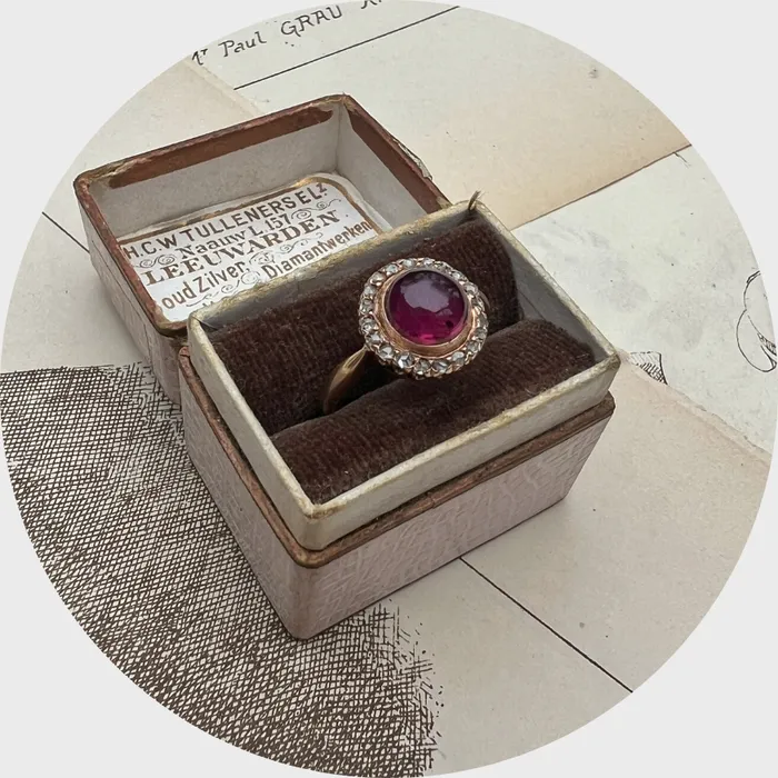 Rings 21stfinds Victorian Cabochon Garnet Diamond Ring